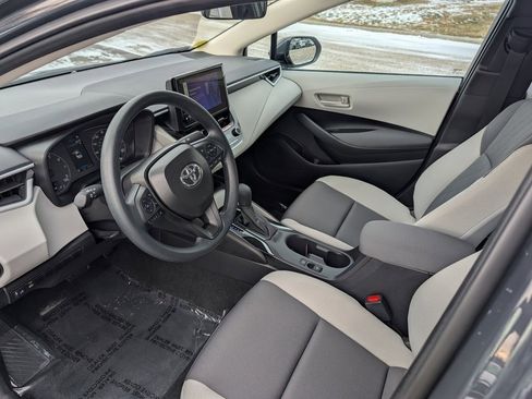 Used 2025 Toyota Corolla LE image 16