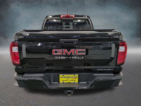 Used 2025 GMC Canyon Denali AWD/4WD image 5