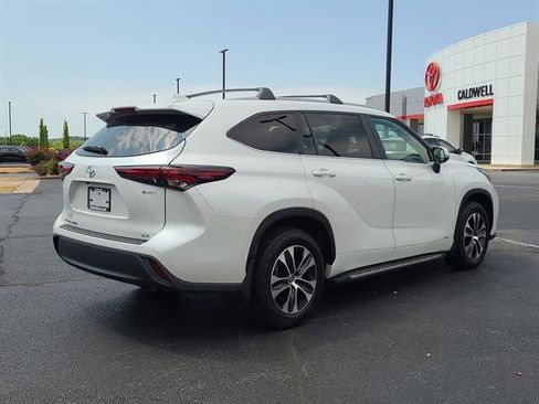 Certified 2025 Toyota Highlander XLE AWD/4WD image 35