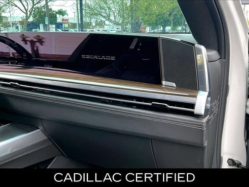 Certified 2025 Cadillac Escalade ESV Sport Platinum AWD/4WD image 17