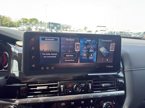 New 2026 Nissan Pathfinder SL AWD/4WD image 18