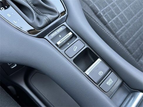 New 2026 Honda HR-V LX image 25