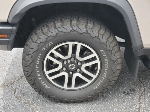 Used 2025 INEOS Grenadier AWD/4WD image 9