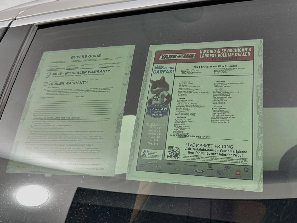Used 2024 Chrysler Pacifica Pinnacle w/ Trailer Tow Group FWD image 16