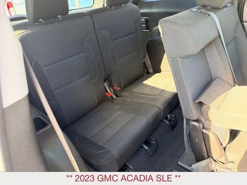 Used 2023 GMC Acadia SLE image 11