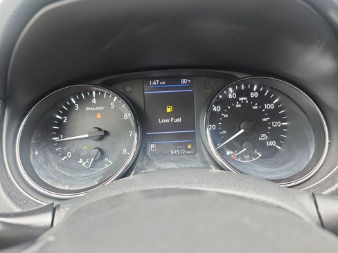 Used 2019 Nissan Rogue S w/ Special Edition Package FWD image 16