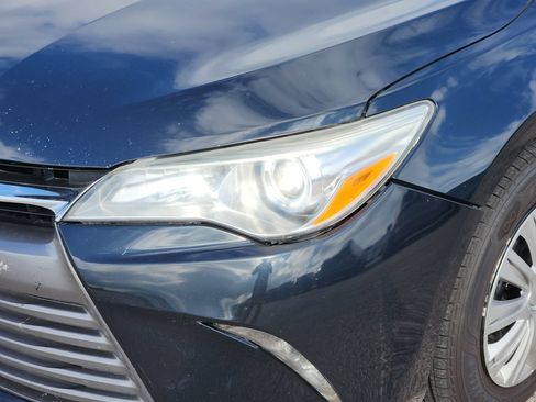 Used 2015 Toyota Camry LE FWD image 5
