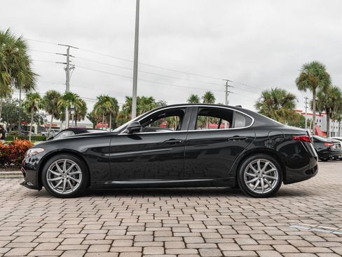 Used 2023 Alfa Romeo Giulia Lusso w/ Quick Order Package 22Z Lusso image 21