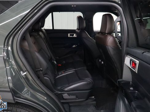 Certified 2023 Ford Explorer Platinum w/ Technology Package RWD image 29