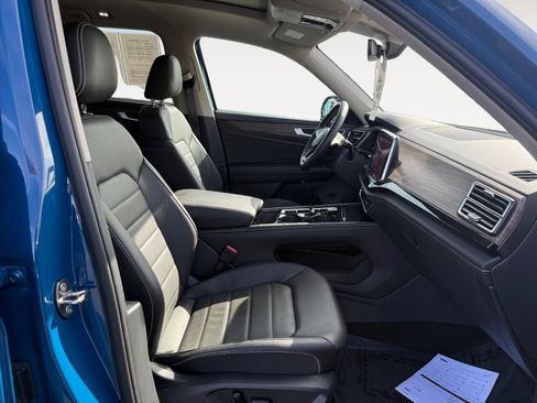 Certified 2025 Volkswagen Atlas SEL image 19