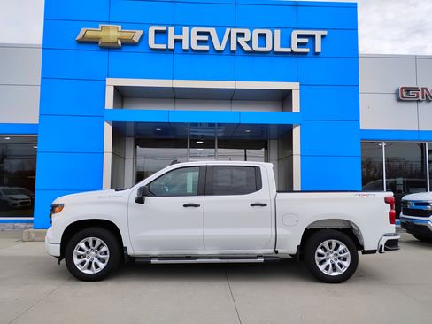 Used 2022 Chevrolet Silverado 1500 Custom image 32