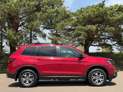 Used 2022 Honda Passport TrailSport image 2