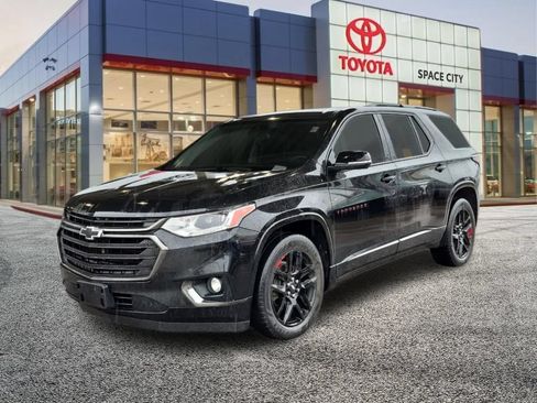 Used 2019 Chevrolet Traverse Premier w/ Redline Edition FWD image 2