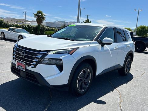 Used 2024 Nissan Rogue SV FWD image 32