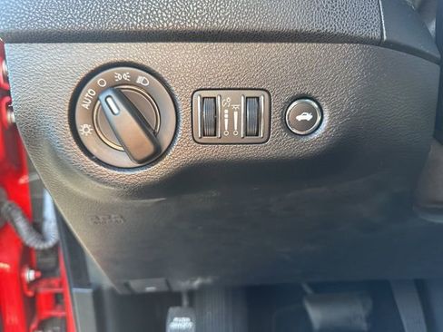 Used 2023 Dodge Charger SXT image 12