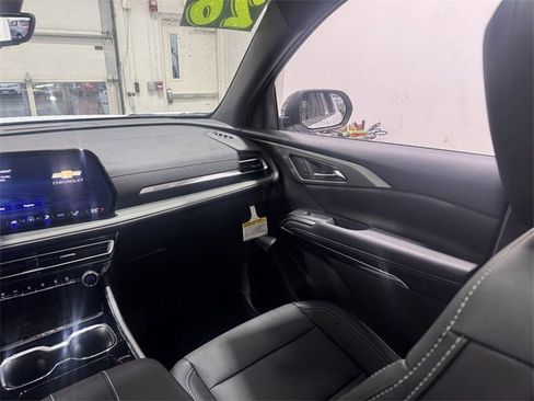 New 2026 Chevrolet Traverse LT w/ Sun and Wheel Package image 13