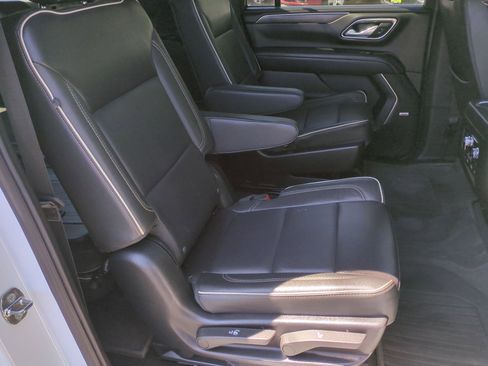 Used 2024 GMC Yukon XL SLT w/ SLT Luxury Package AWD/4WD image 26