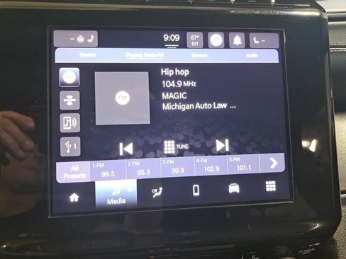 Certified 2023 Jeep Grand Cherokee Altitude image 23