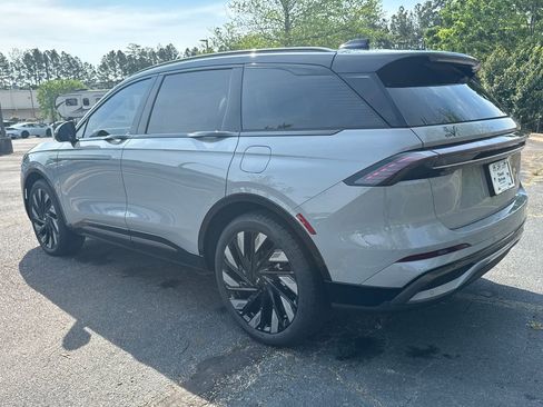 New 2026 Lincoln Nautilus Reserve image 7