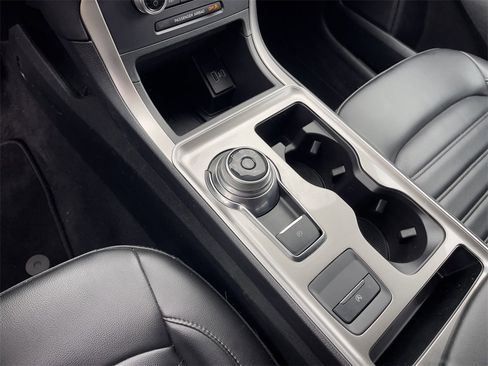 Used 2023 Ford Edge SEL image 25