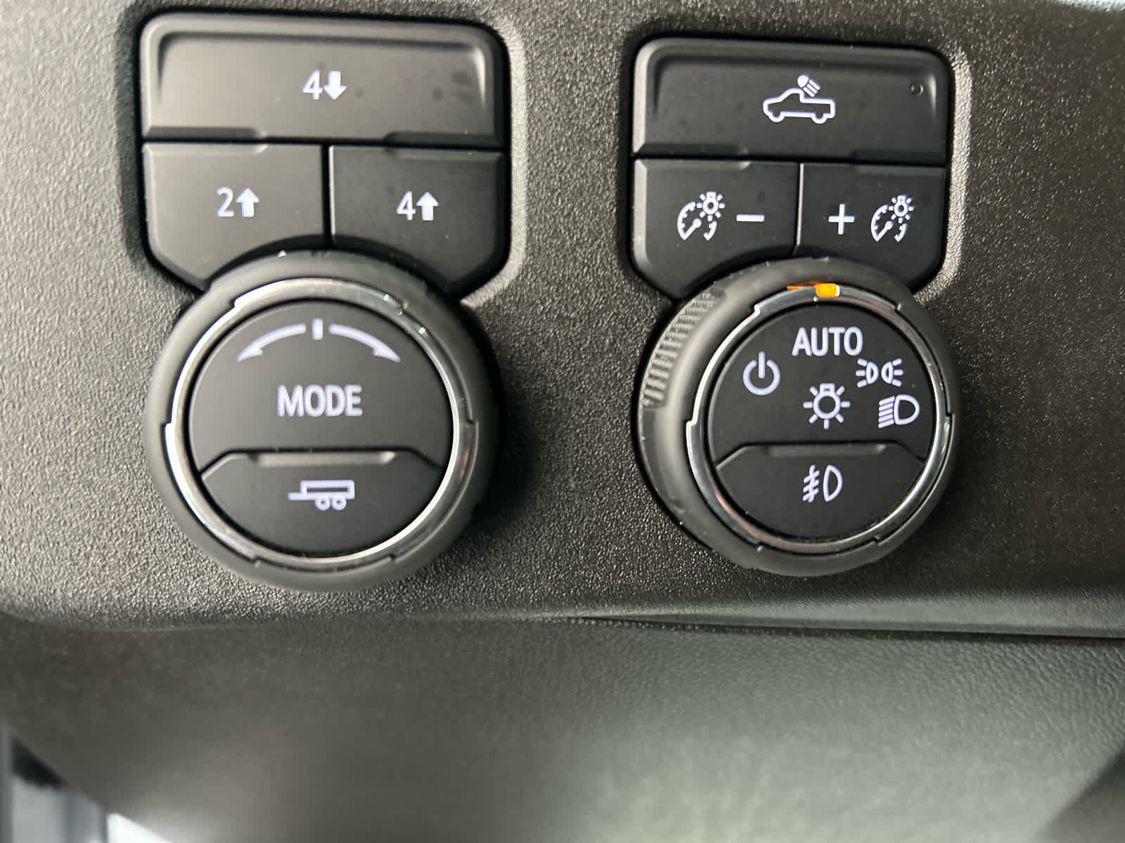 Used 2025 Chevrolet Silverado 2500 LT w/ Convenience Package AWD/4WD image 6