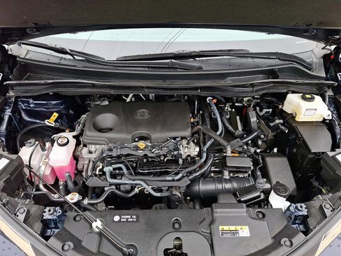 Used 2025 Toyota Sienna XLE image 27