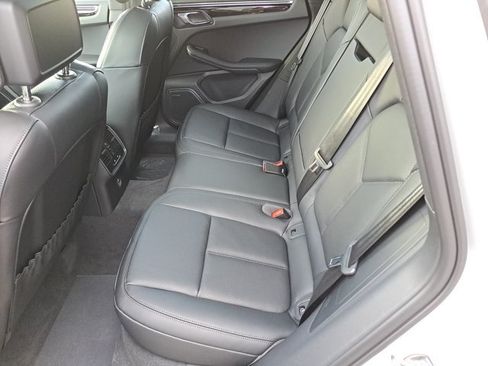 Used 2026 Porsche Macan AWD/4WD image 19