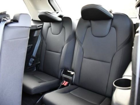 Certified 2025 Volvo XC90 B6 Plus image 16