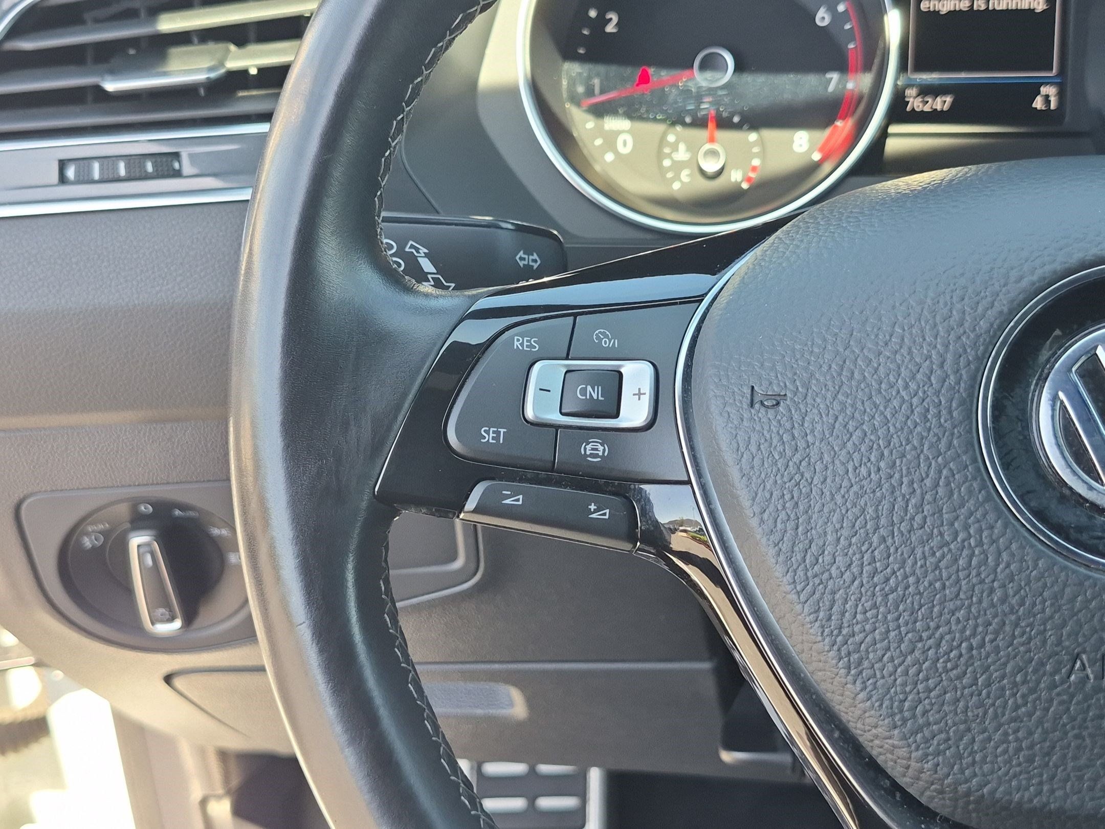 Used 2020 Volkswagen Tiguan SE R-Line AWD/4WD image 19