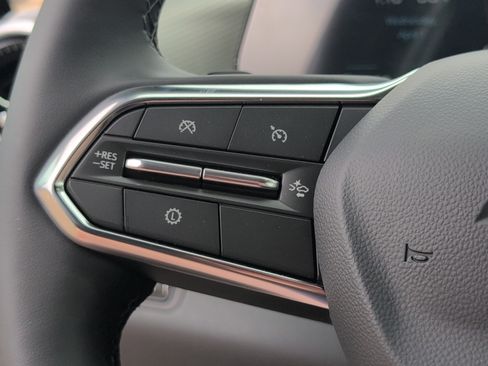 New 2026 Chevrolet Equinox LT w/ Safety and Technology Package FWD image 28