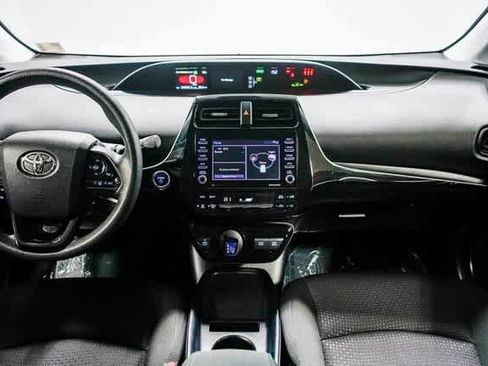 Certified 2021 Toyota Prius L Eco image 11