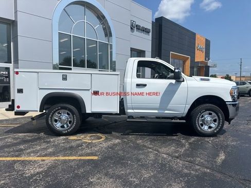 New 2024 RAM 2500 Tradesman w/ Chrome Appearance Group image 3