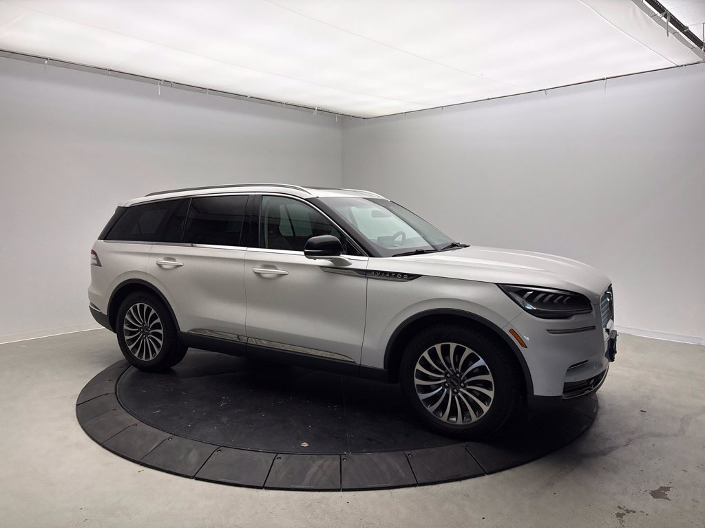Used 2022 Lincoln Aviator Reserve w/ Elements Package Plus AWD/4WD image 9