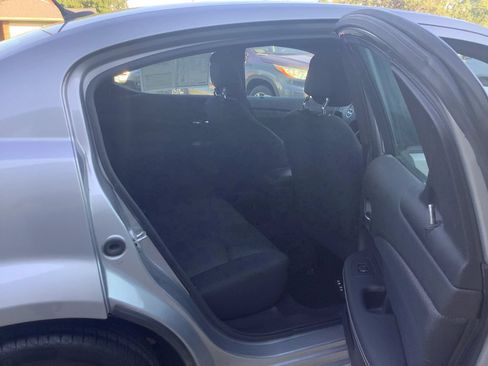 Used 2013 Dodge Avenger SE FWD image 12