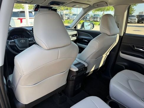 Used 2024 Toyota Grand Highlander FWD image 26