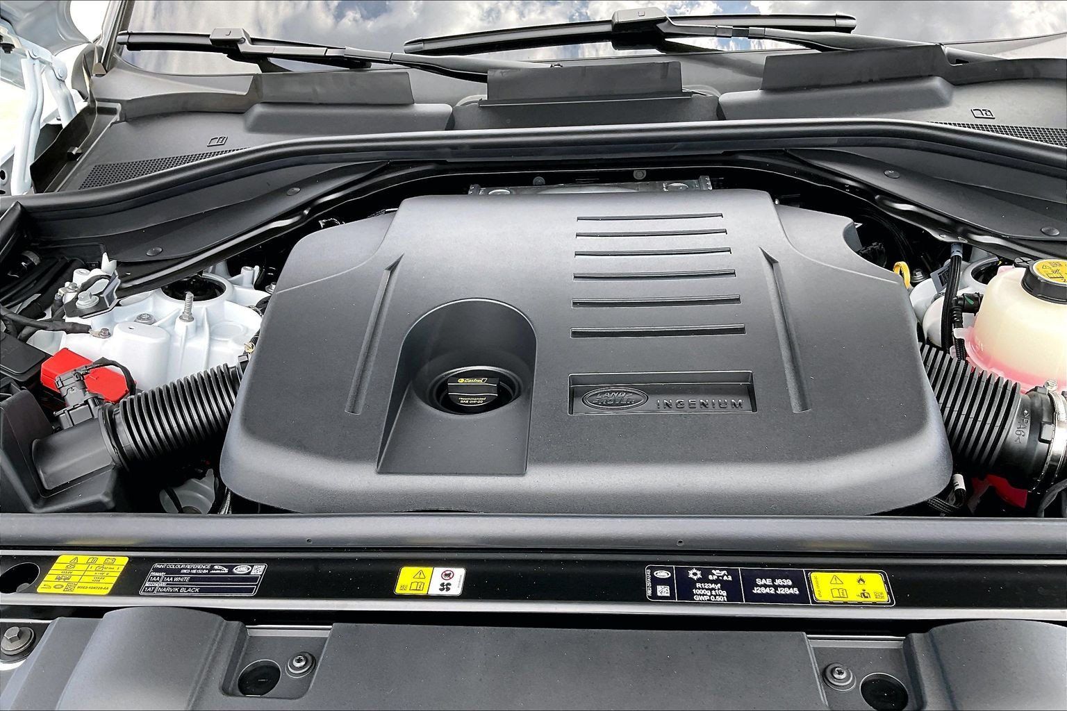New 2026 Land Rover Range Rover Sport SE AWD/4WD image 17