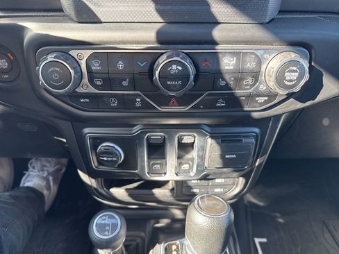 Used 2023 Jeep Wrangler Willys image 18