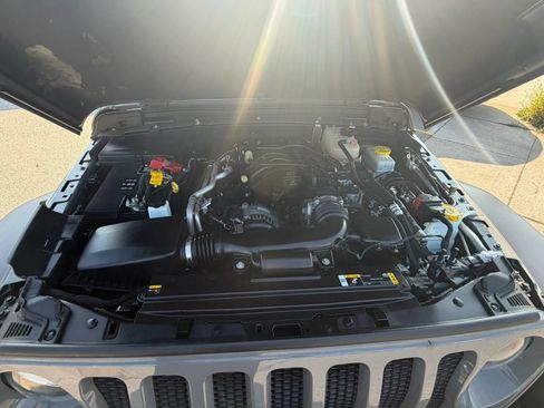 Used 2022 Jeep Wrangler Unlimited Sport AWD/4WD image 11