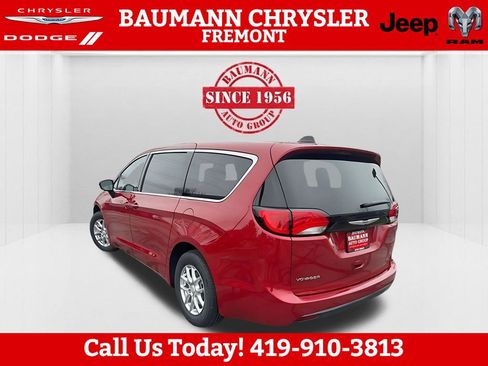 New 2026 Chrysler Voyager LX FWD image 11