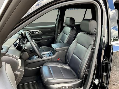 Used 2023 Chevrolet Traverse LT w/ LT Premium Package AWD/4WD image 24
