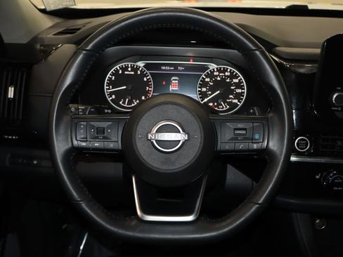 Used 2024 Nissan Pathfinder SV image 24