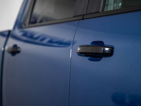 Used 2024 Chevrolet Silverado 2500 ZR2 w/ Technology Package image 19