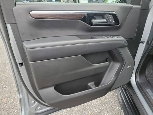 Certified 2025 Chevrolet Suburban Premier AWD/4WD image 26