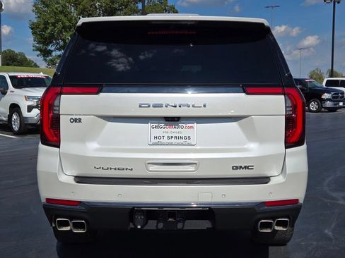 Used 2025 GMC Yukon Denali Ultimate AWD/4WD image 4