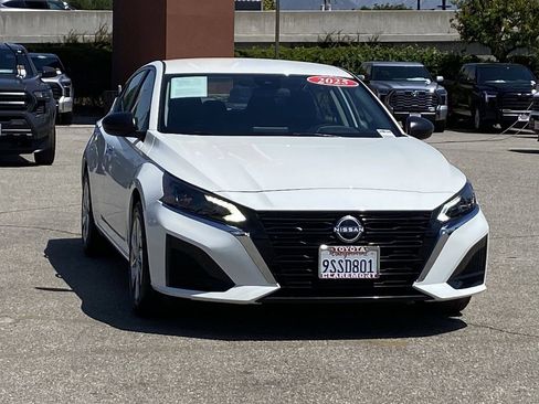 Used 2025 Nissan Altima 2.5 S FWD image 45