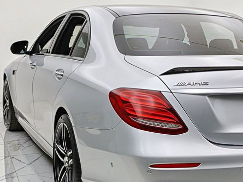 Used 2019 Mercedes-Benz E 63 AMG S image 9