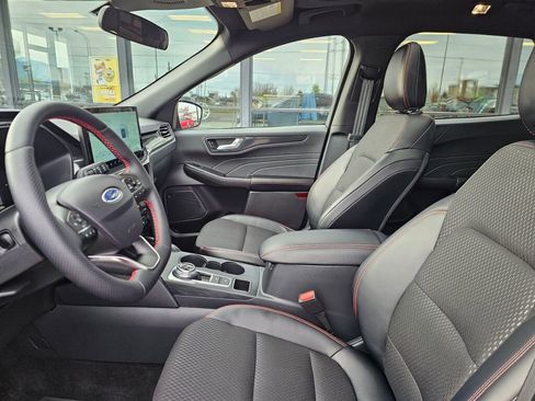 Certified 2025 Ford Escape ST-Line w/ Tech Pack #1 AWD/4WD image 17