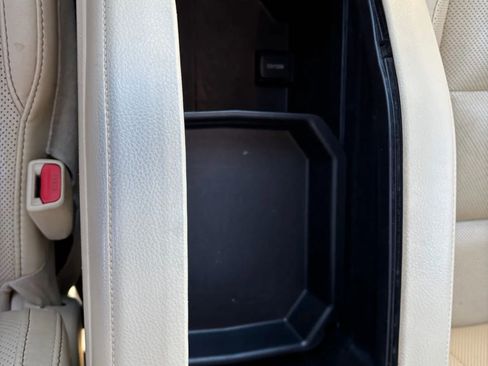 Used 2016 Toyota Highlander Limited image 32