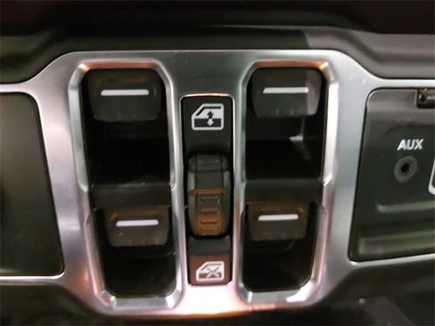 Used 2022 Jeep Gladiator Sport image 27