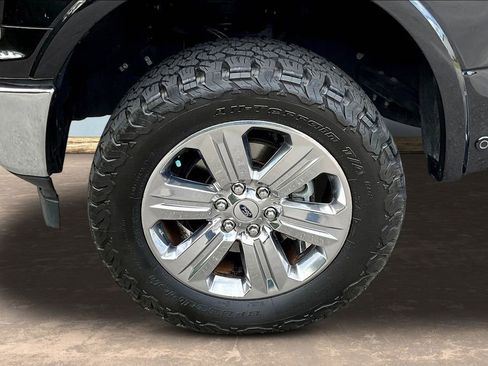 Used 2019 Ford F150 Lariat w/ Equipment Group 502A Luxury AWD/4WD image 37